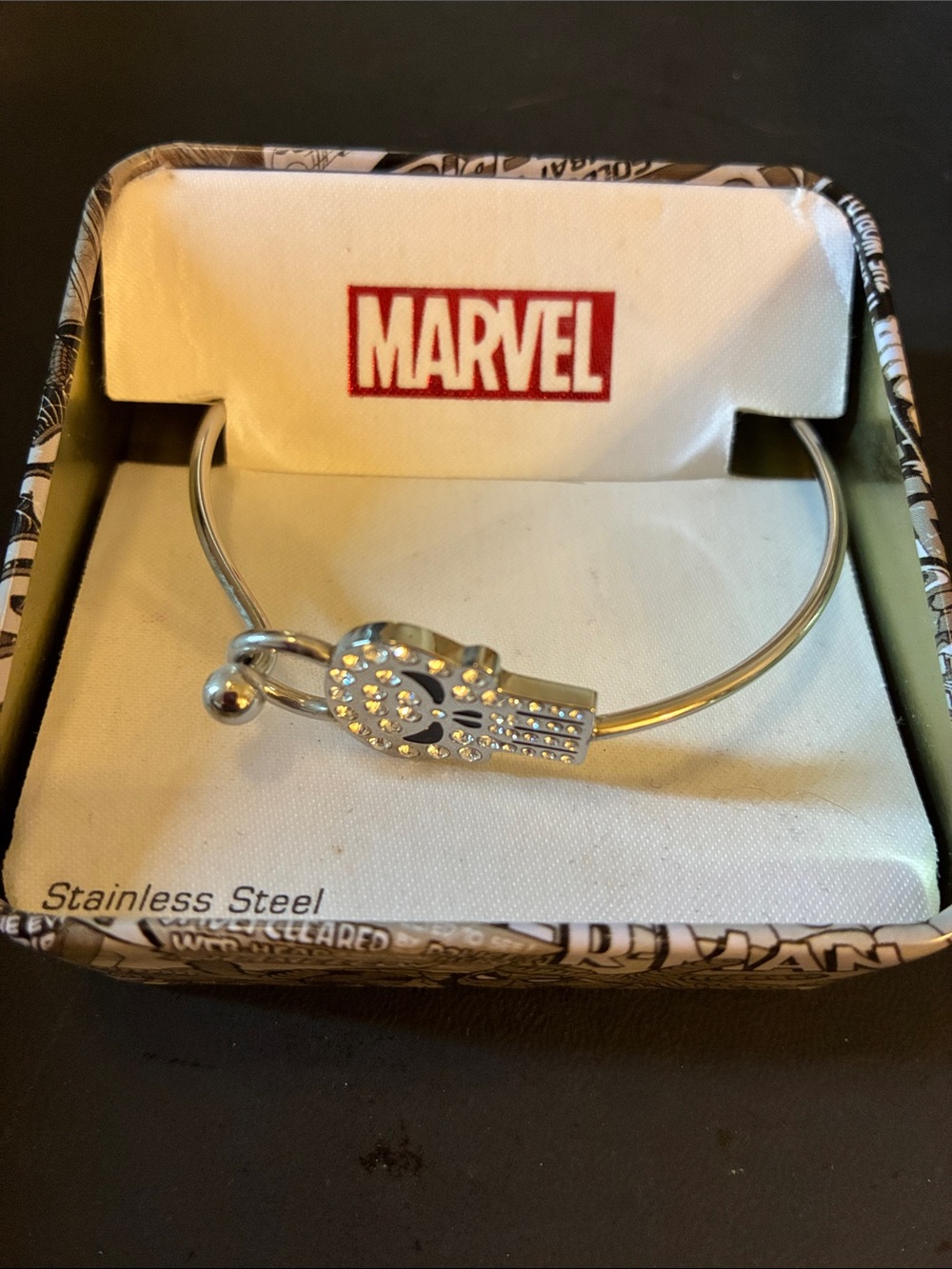 Marvel comics the punisher Crystal skull bling cuff bangle bracelet